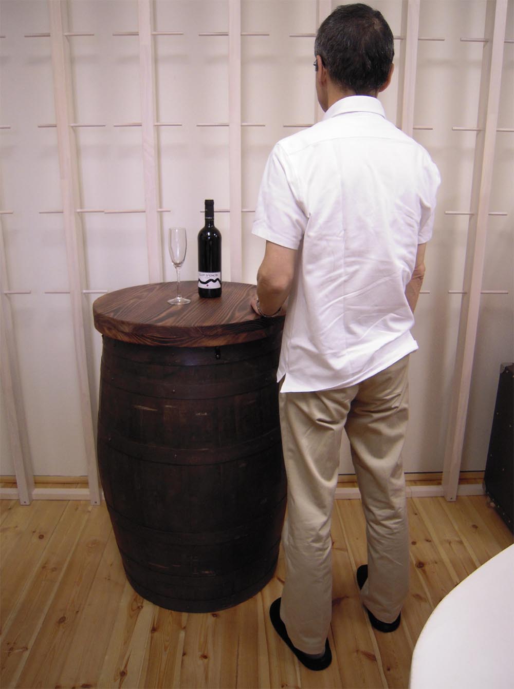 樽 バー 立ち飲み バーベキュー台